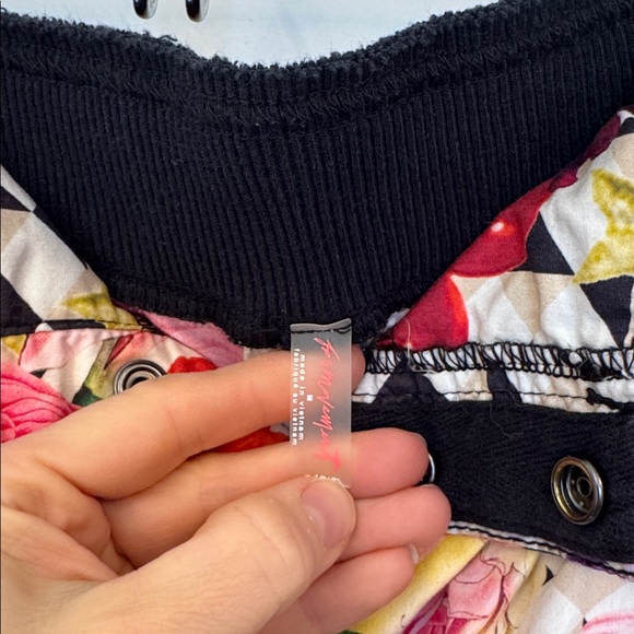 FREE PEOPLE MOVEMENT MESMERIZE ME FLORAL CARGO PANTS MEDIUM - Picture 13 of 13